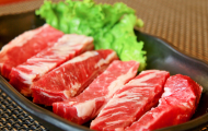 Mẹo Cắt & Sơ Chế Dẻ Sườn Bò Mỹ Để Giữ Độ Mềm Tối Đa